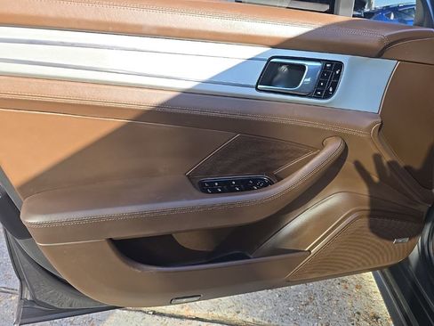 Used 2018 Porsche Panamera 4S image 41