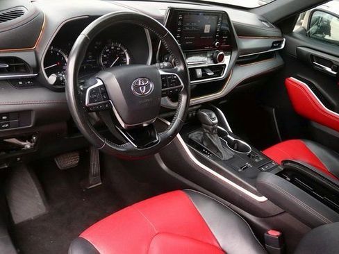 Used 2021 Toyota Highlander XSE image 9