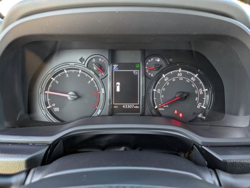 Used 2024 Toyota 4Runner SR5 image 29