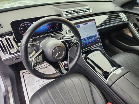 Used 2022 Mercedes-Benz S 500 4MATIC w/ AMG Line Package image 19