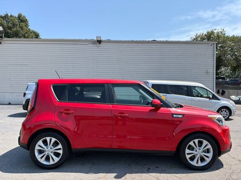 Used 2015 Kia Soul + w/ Audio Package FWD image 5