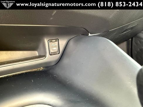 Used 2018 Toyota C-HR XLE image 21