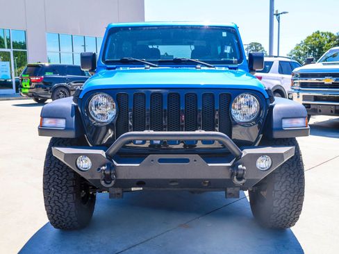 Used 2022 Jeep Wrangler Sport AWD/4WD image 3