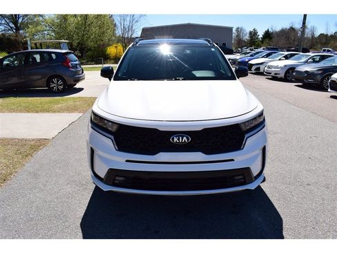 Used 2021 Kia Sorento EX w/ Panoramic Sunroof Package FWD image 8