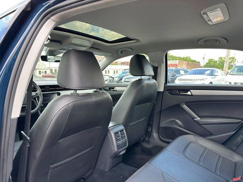 Used 2021 Volkswagen Passat 2.0T SE FWD image 21