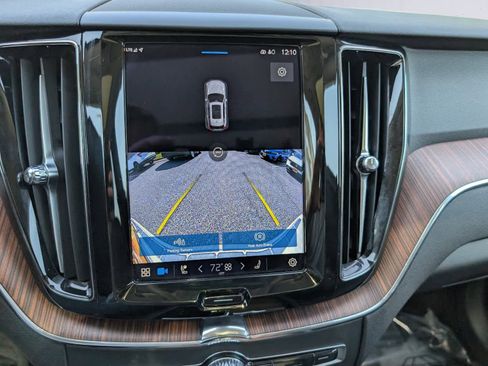 Used 2023 Volvo XC60 B5 Plus image 26