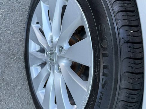 Used 2013 Honda Accord EX image 38