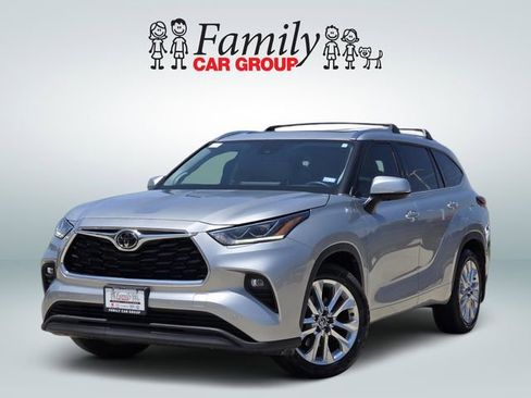 Used 2023 Toyota Highlander Limited FWD image 1