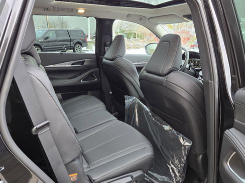 New 2026 INFINITI QX60 Luxe w/ Cargo Package image 17