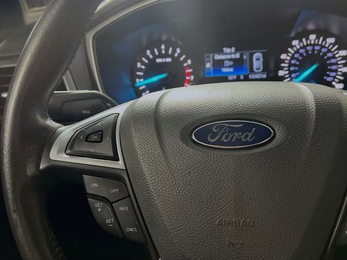 Used 2016 Ford Fusion SE w/ Equipment Group 201A image 19