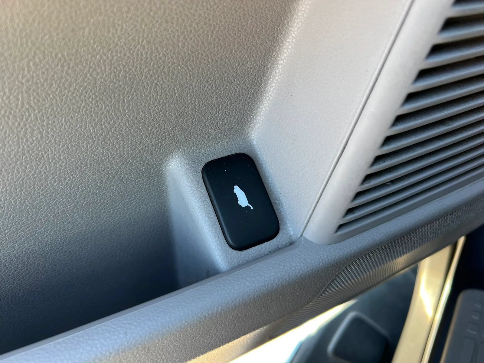 Used 2015 Honda Pilot SE image 29