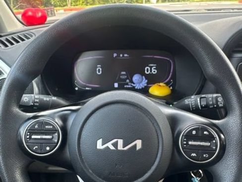 Used 2024 Kia Soul LX w/ Option Group 015 FWD image 15