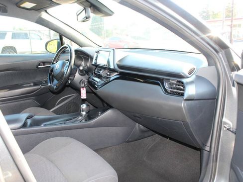 Used 2018 Toyota C-HR XLE FWD image 15