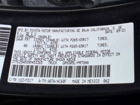Used 2022 Toyota Tacoma TRD Sport w/ Technology Package AWD/4WD image 32
