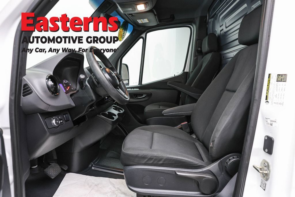 Used 2019 Freightliner Sprinter 2500 RWD image 14