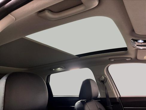 Certified 2023 Kia Sorento SX AWD/4WD image 28