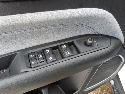 Used 2023 Jeep Compass Sport image 14