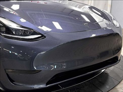 Used 2023 Tesla Model Y Long Range AWD/4WD image 32