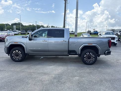 Used 2025 GMC Sierra 2500 Denali Ultimate AWD/4WD image 11