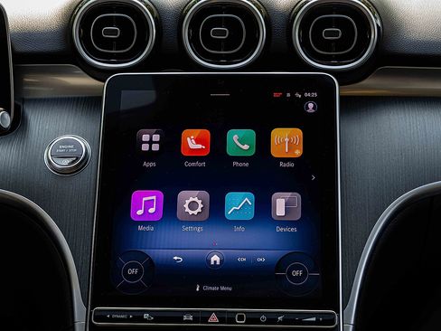 Used 2025 Mercedes-Benz C 300 4MATIC Sedan image 11