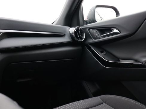 Used 2025 Chevrolet Equinox LT w/ Safety and Technology Package image 39