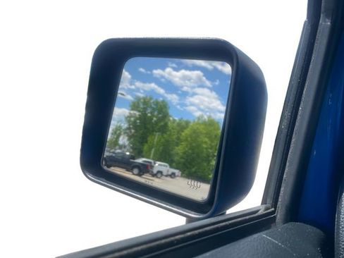 Used 2016 Jeep Wrangler Unlimited Sahara image 25