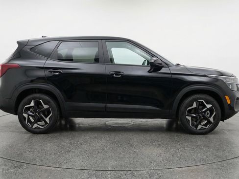 Used 2025 Kia Seltos S FWD image 11