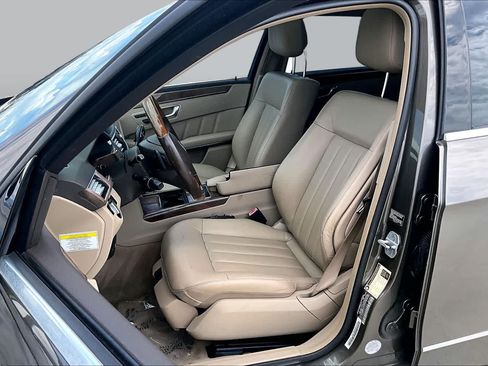 Used 2013 Mercedes-Benz E 350 Sedan image 7