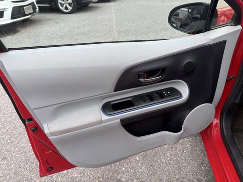 Used 2012 Toyota Prius C Two image 10