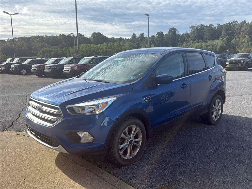 Used 2017 Ford Escape SE AWD/4WD image 1