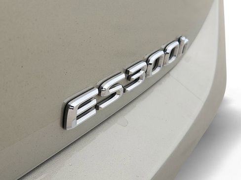 Used 2024 Lexus ES 300h w/ Luxury Package image 31