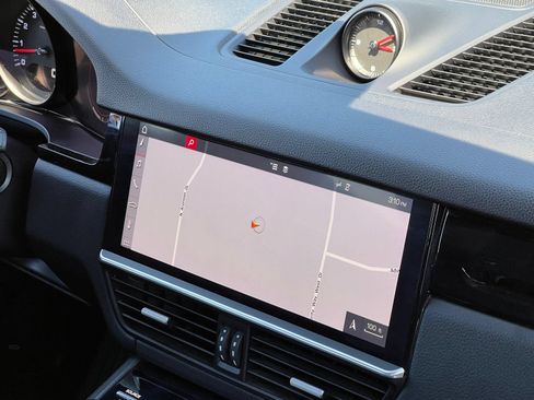 Certified 2019 Porsche Cayenne AWD/4WD image 34