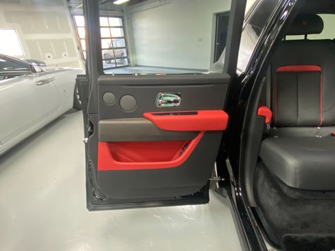 Used 2021 Rolls-Royce Cullinan image 47