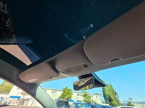 Used 2022 Tesla Model 3 image 18