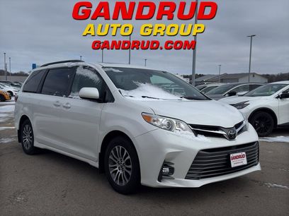 Used 2018 Toyota Sienna XLE w/ XLE Navigation Package