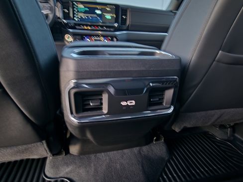 Certified 2025 Chevrolet Silverado 1500 LTZ image 19