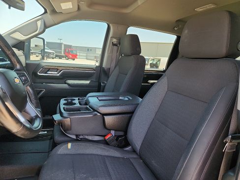 Used 2025 Chevrolet Silverado 2500 LT AWD/4WD image 13
