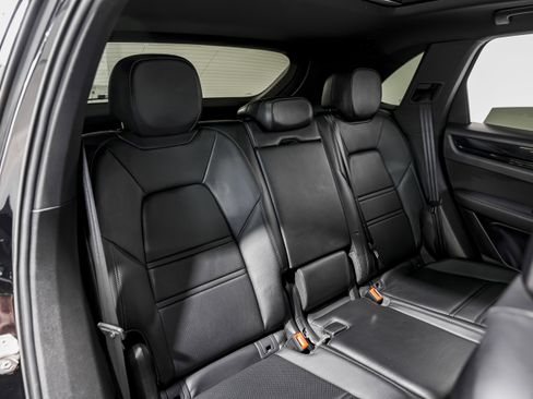 Used 2022 Porsche Cayenne S image 29