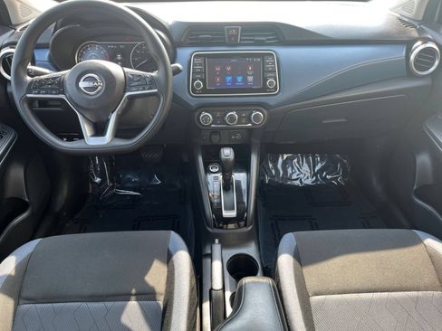 Used 2025 Nissan Versa SV FWD image 38