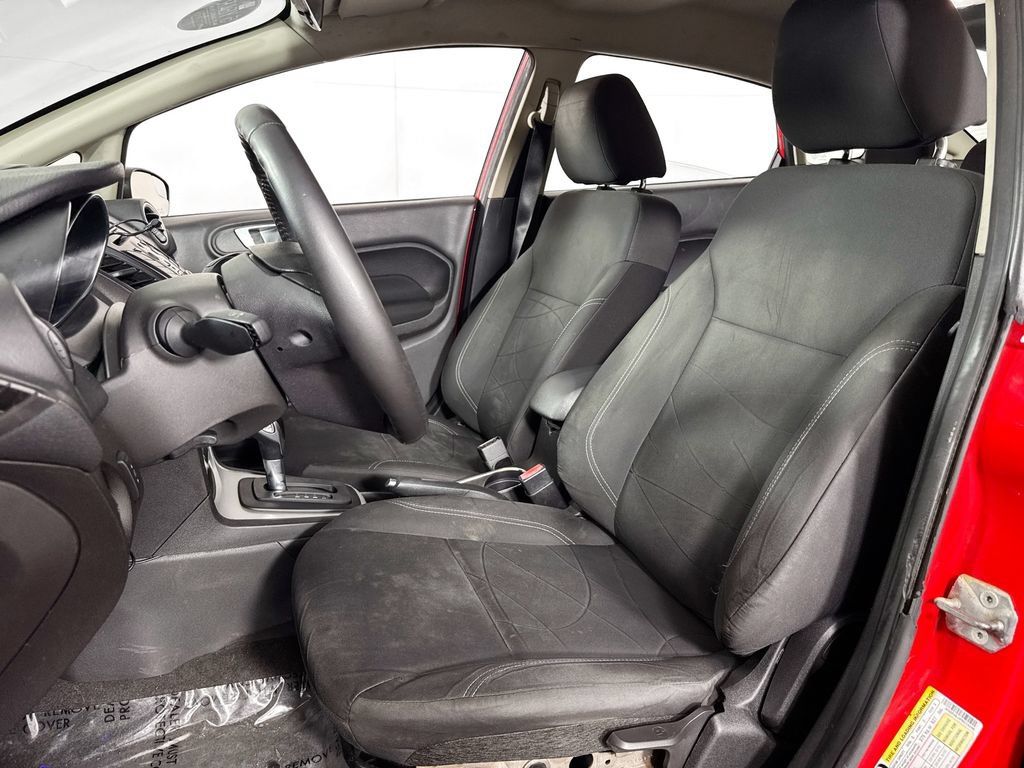 Used 2015 Ford Fiesta SE FWD image 21