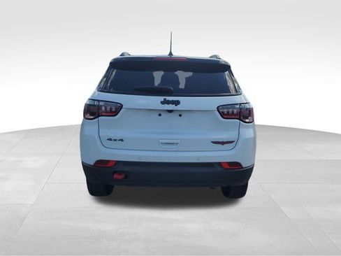 Used 2025 Jeep Compass Trailhawk AWD/4WD image 5