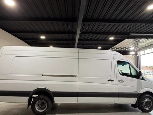 Used 2014 Mercedes-Benz Sprinter 3500 image 4