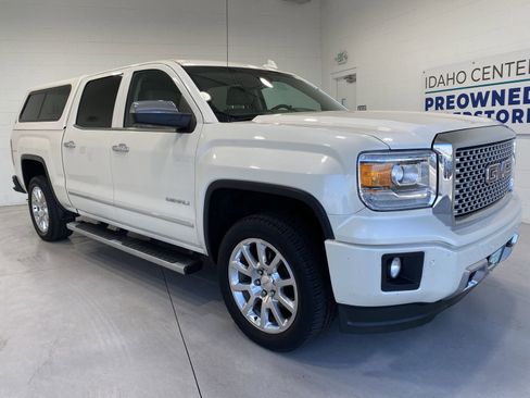 Used 2015 GMC Sierra 1500 Denali w/ Driver Alert Package AWD/4WD image 2