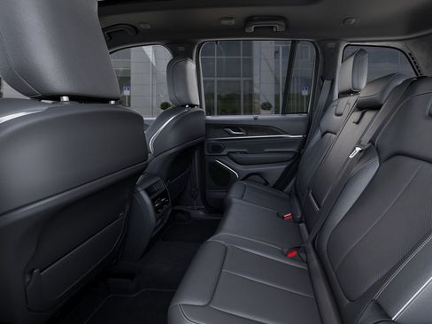 New 2025 Jeep Grand Cherokee Overland w/ Adv Protech Group III image 23