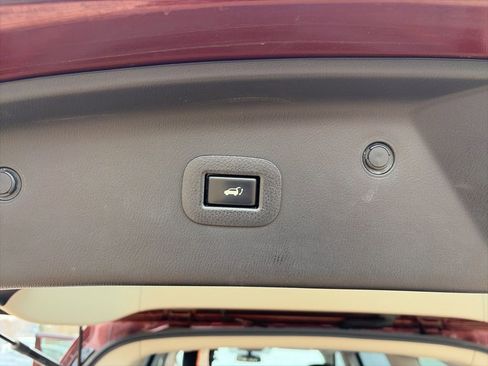 Used 2019 Nissan Armada SL w/ Premium Package image 10