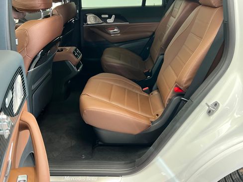New 2026 Mercedes-Benz GLS 450 4MATIC image 23
