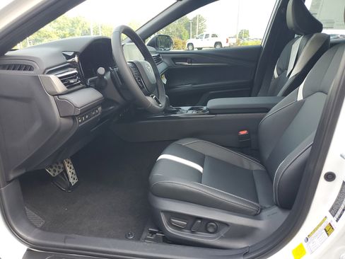 Used 2025 Toyota Camry SE image 17