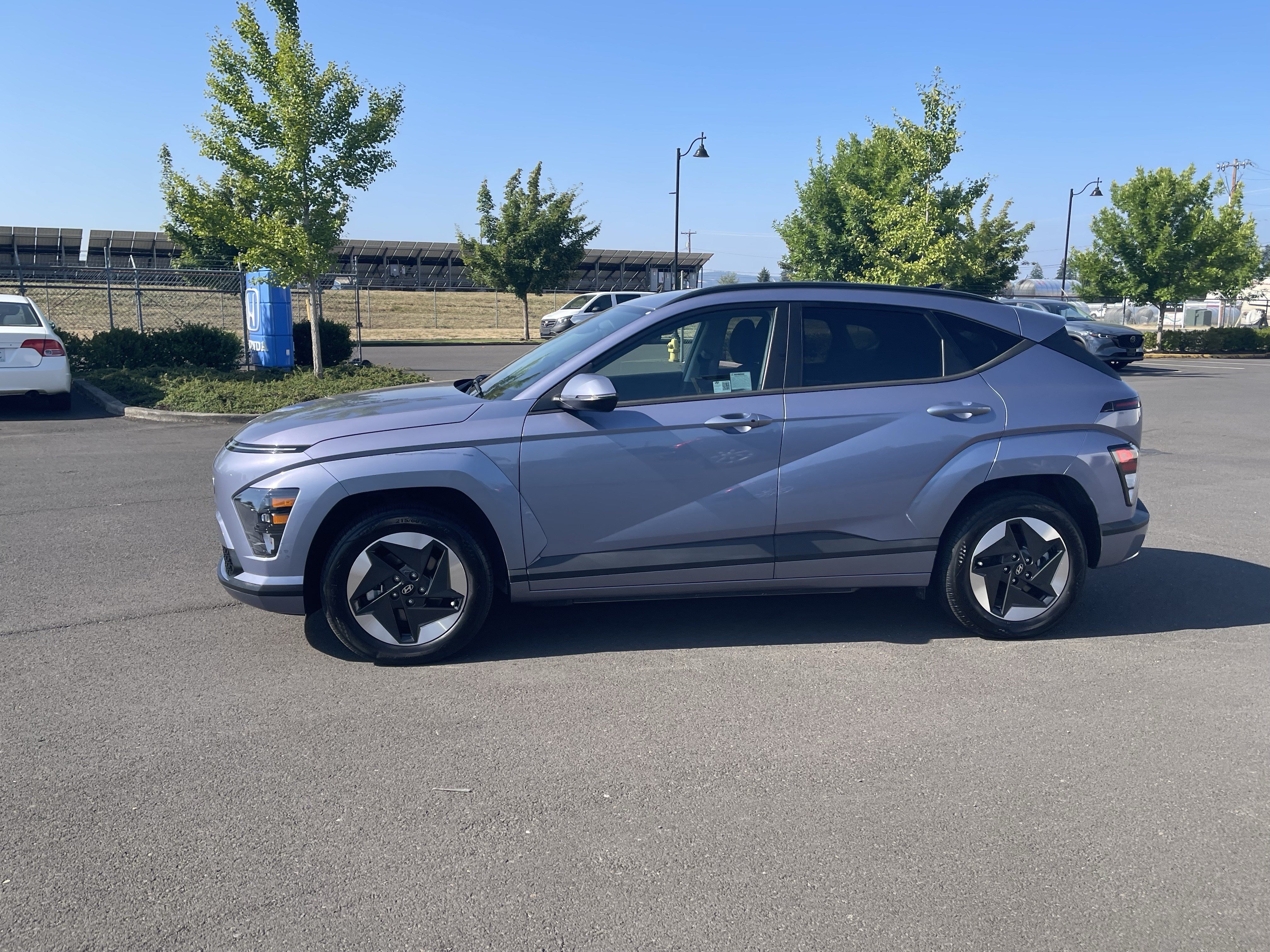 Used 2024 Hyundai Kona SEL FWD image 2