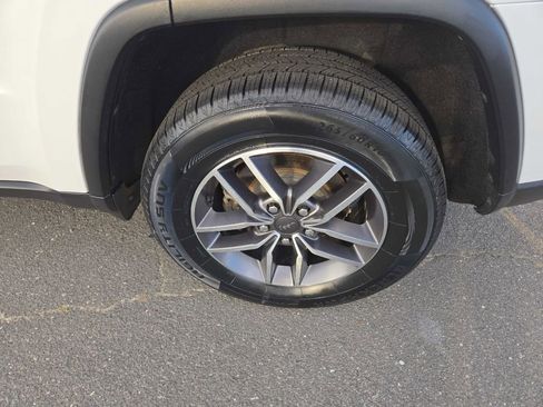 Used 2020 Jeep Grand Cherokee Limited w/ Luxury Group II image 17