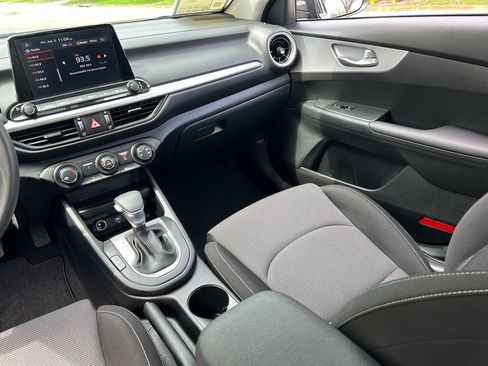 Used 2024 Kia Forte LXS w/ LXS Technology Package FWD image 12